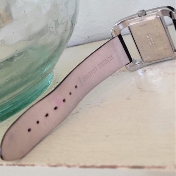 BADGLEY MISCHKA Stunning Women's Watch - Picture 10 of 16